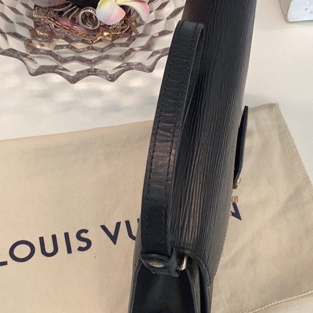 Louis Vuitton Epi clutch - Picture 14 of 14